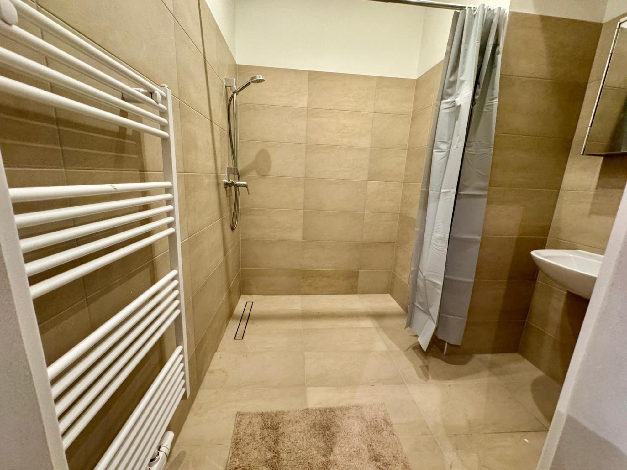 Spacious Apartment - 15 Min To Center Wien Exterior foto